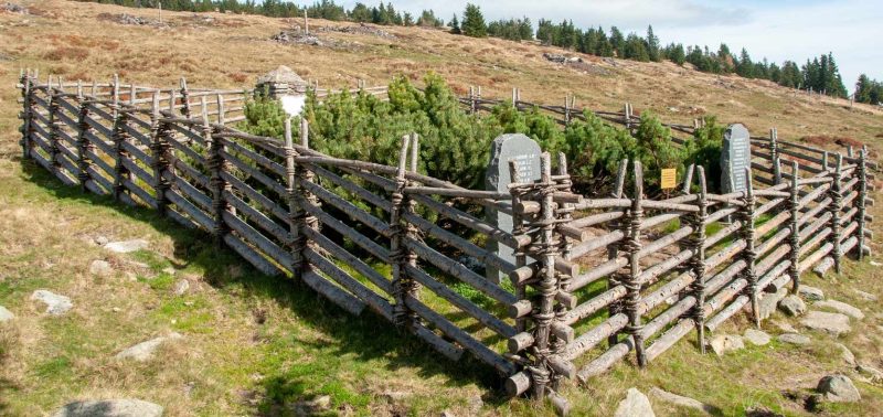 Санкт-Лорецен-Ам-Вексель. Братские могилы советских воинов.