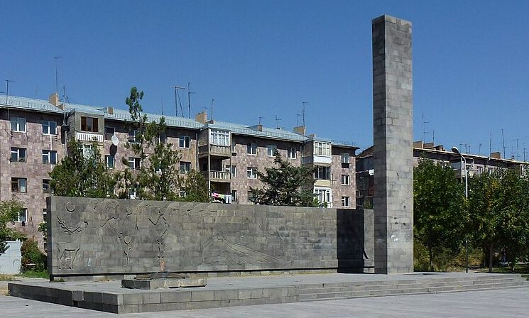 г. Вагаршапат. Памятник погибшим землякам. 