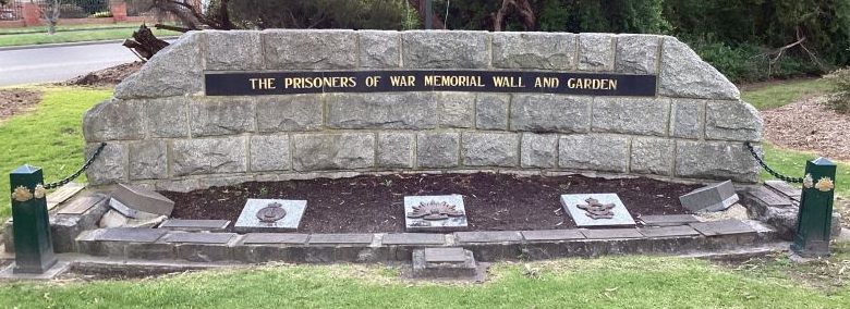 г. Моргнинтон. Стена и сад мемориала военнопленным.