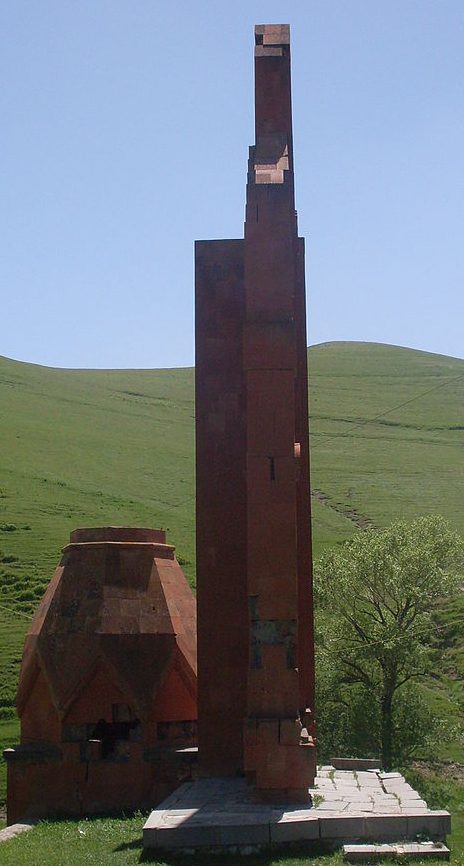 с. Арпени. Памятник погибшим землякам.