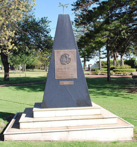 г. Мюррей-Бридж. Военный мемориал Второй мировой войны.