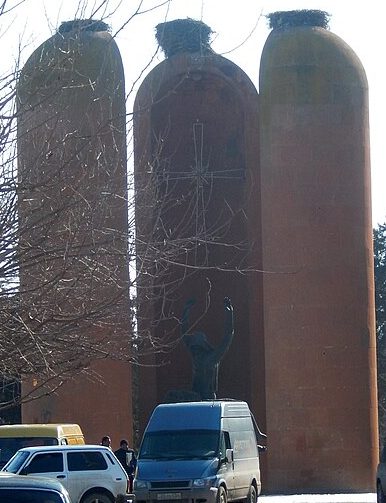 с. Налбандян. Памятник погибшим воинам. 