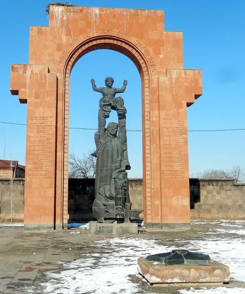 с. Нор Артагерс. Памятник погибшим односельчанам.