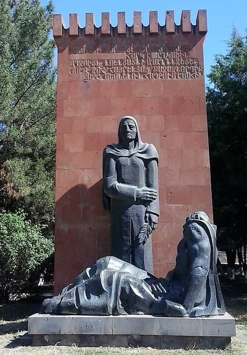 с. Пшатаван. Памятник погибшим воинам-землякам.