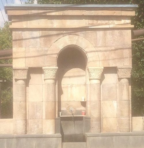 с. Гладзор. Памятники погибшим землякам.