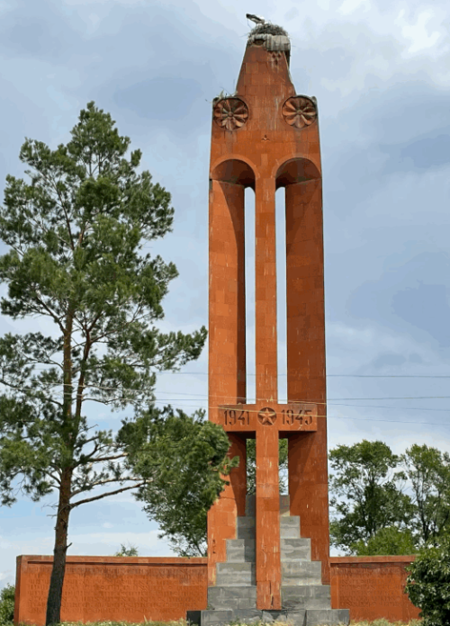 с. Гетк. Памятник погибшим односельчанам.