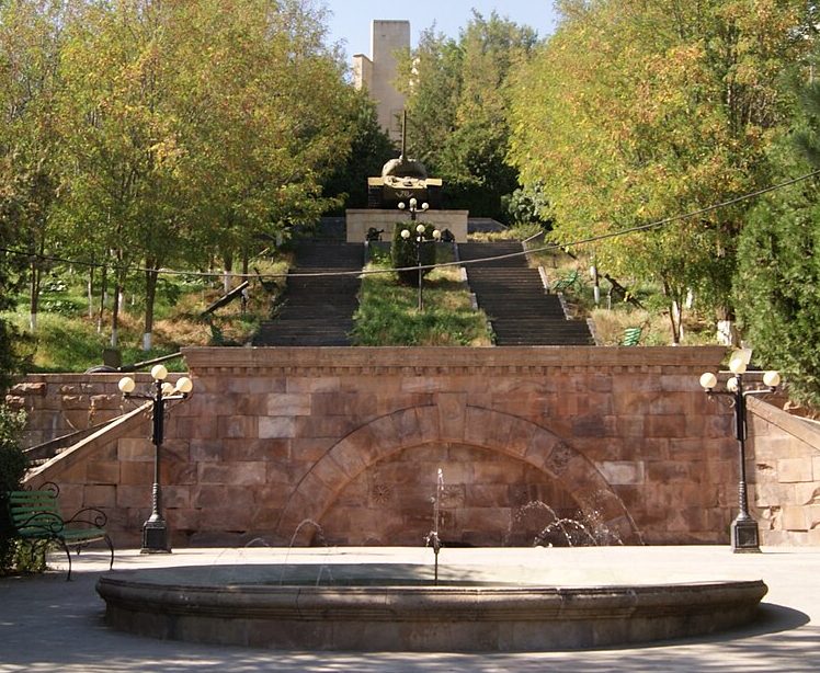 с. Ехегнадзор. Памятник воинам-односельчанам. 