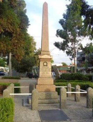 г. Ньюпорт. Военный мемориал. 