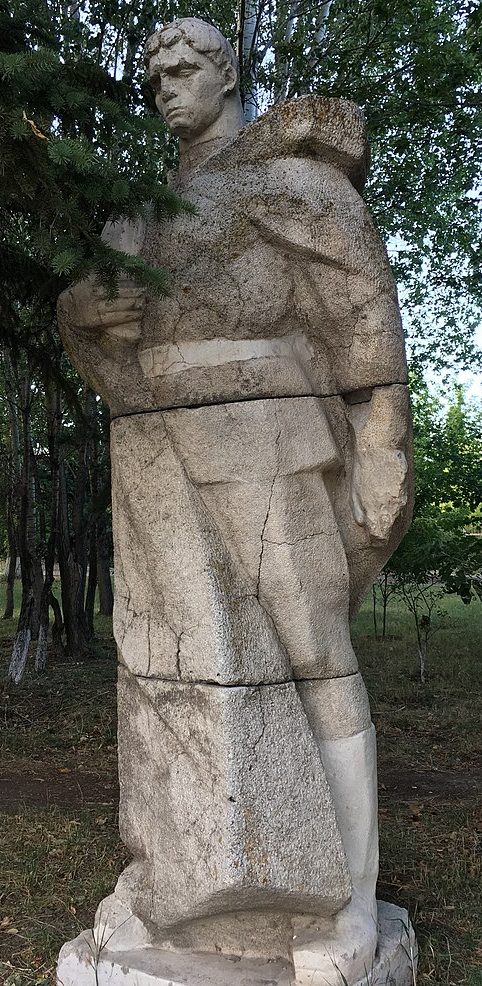 г. Гюмри. Памятники советским воинам. 