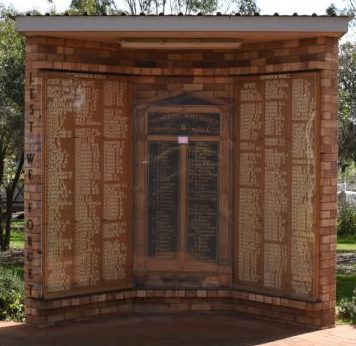 г. Данед. Военный мемориал.