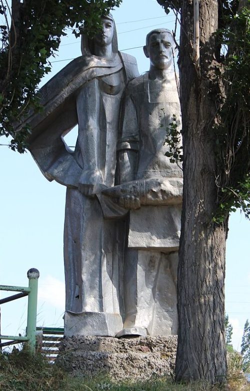 с. Зовабер. Памятник погибшим землякам.