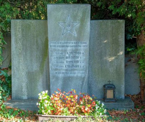 Зиттендорф. Братская могила на общинном кладбище.