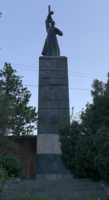 с. Арзакан. Памятник советским воинам, погибшим в годы войны. 