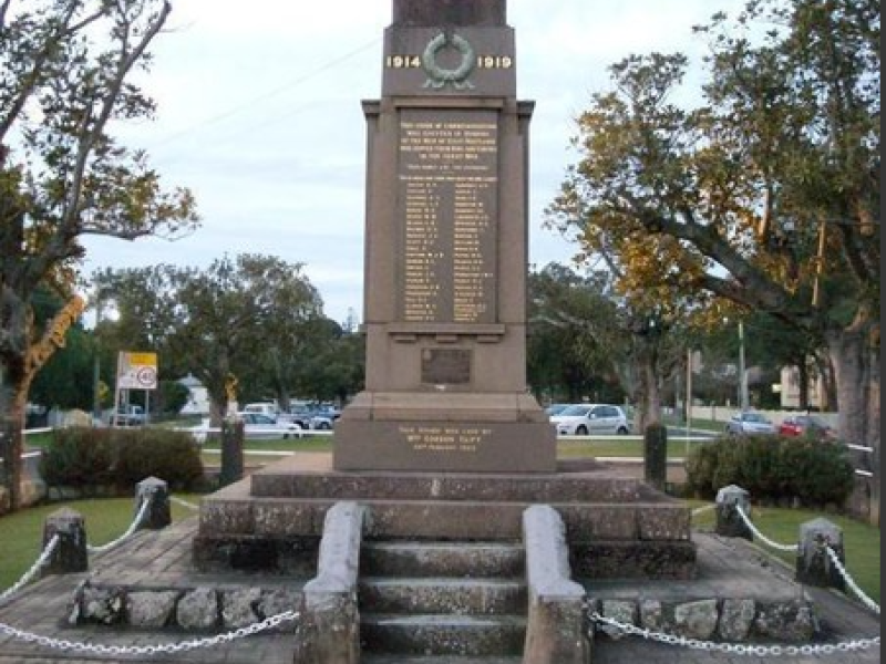 г. Ист-Мейтленд. Военный мемориал.