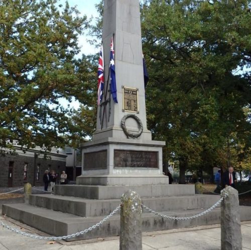 г. Кайнтон. Военный мемориал.