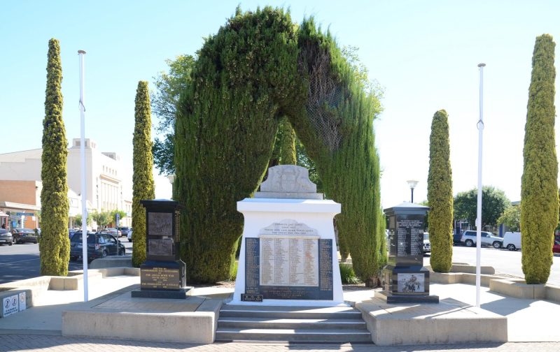 г. Суон-Хилл. Военный мемориал.