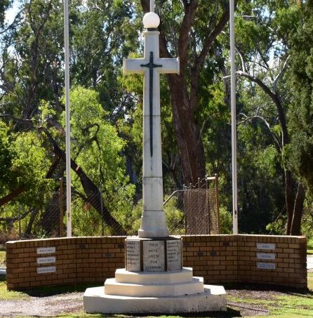 г. Сурат. Военный мемориал.