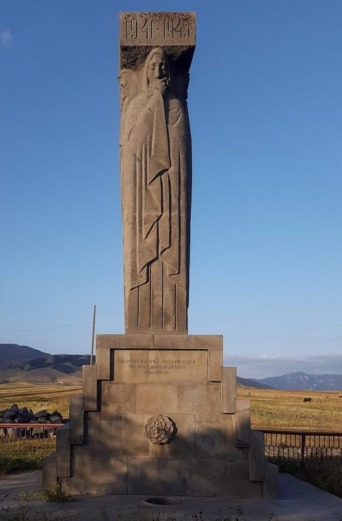 с. Куртан. Обелиск погибшим землякам.