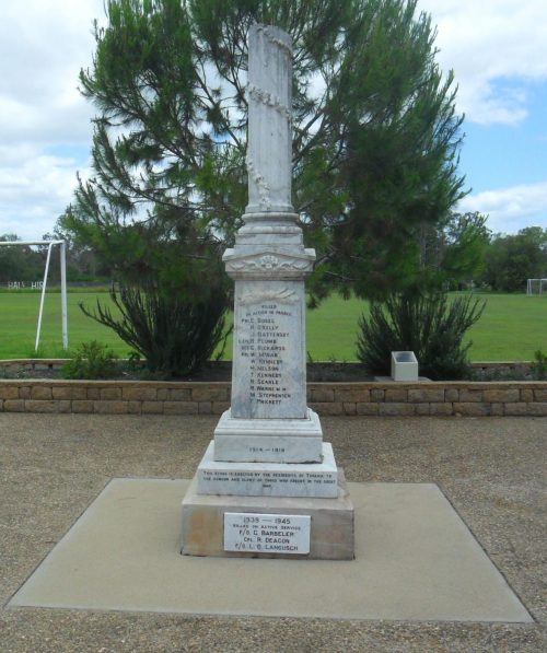 г. Тинана. Военный мемориал.