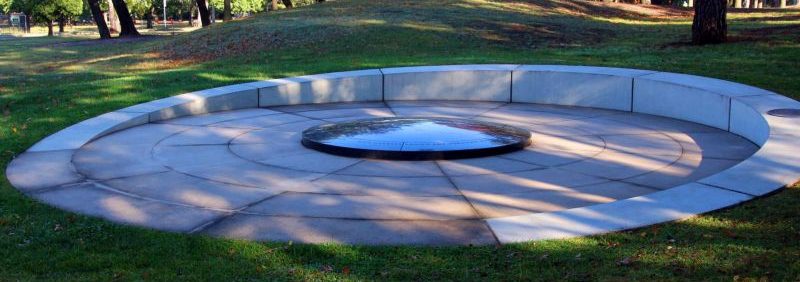 г. Кэмпбелл. Памятник военным корреспондентам.