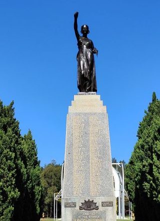 г. Лейхгардт. Военный мемориал.