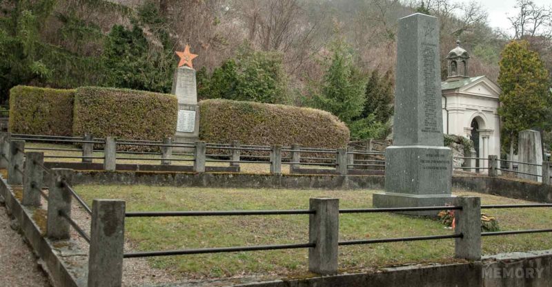 Хинтербрюль. Братские могилы на советском воинском захоронении общинного кладбища.