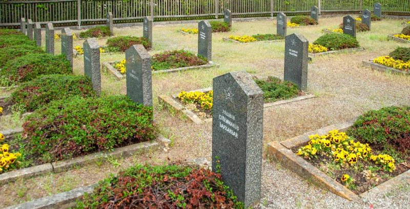 Цветтль. Советское воинское захоронение.