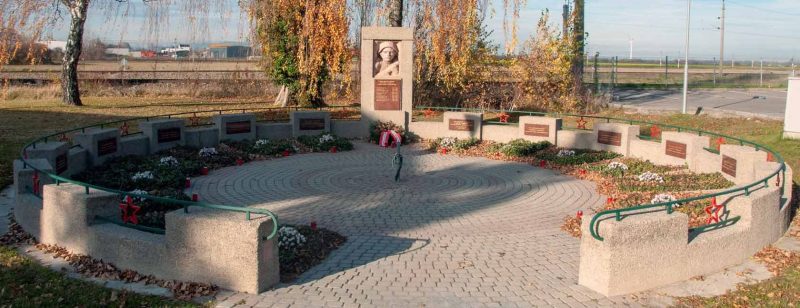 Эбенфурт. Советское воинское захоронение на «Alleestraße».