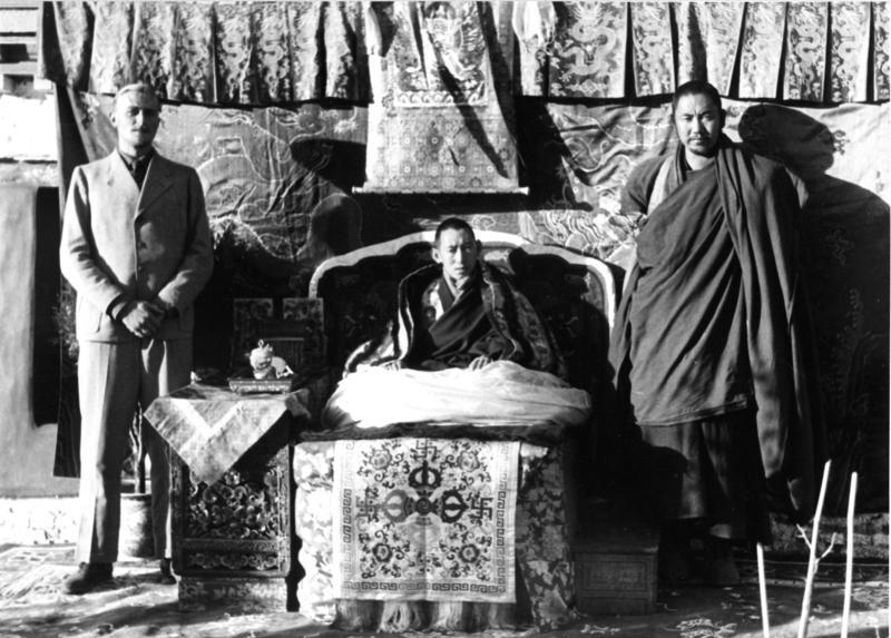 Регент Тибета, его телохранитель и Бруно Бегер, 1938 г.