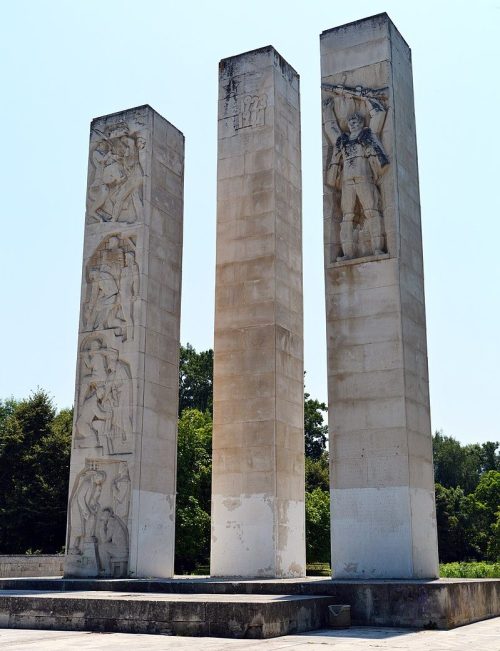 г. Ботевград. Антифашистский мемориал.