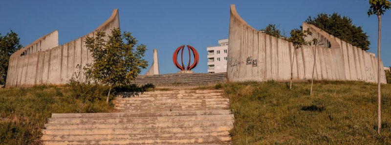 г. Приштина. Мемориал памяти жертв Второй мировой войны.