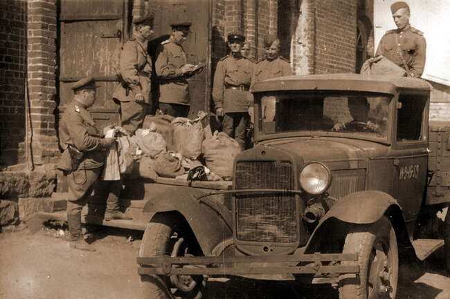 «Полуторка» ГАЗ-АА в роли автомобиля военно-почтовой службы