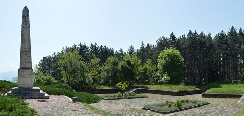 с. Литаково. Мемориальный комплекс «Братская могила антифашистов».