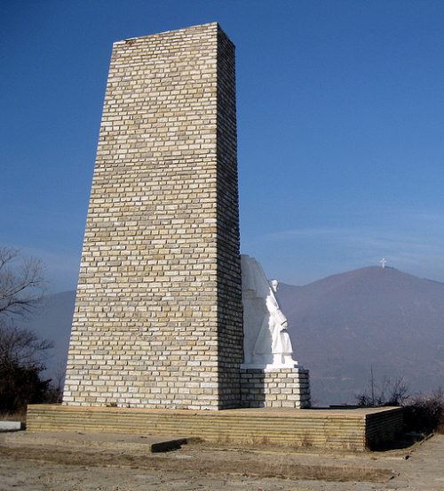 г. Сливен. Склеп 66 советских воинов.