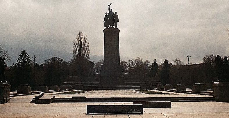 г. София. Памятник Советской армии (частично демонтированный).