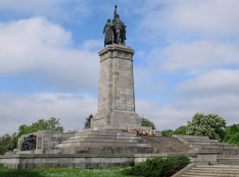 г. София. Памятник Советской армии (частично демонтированный).