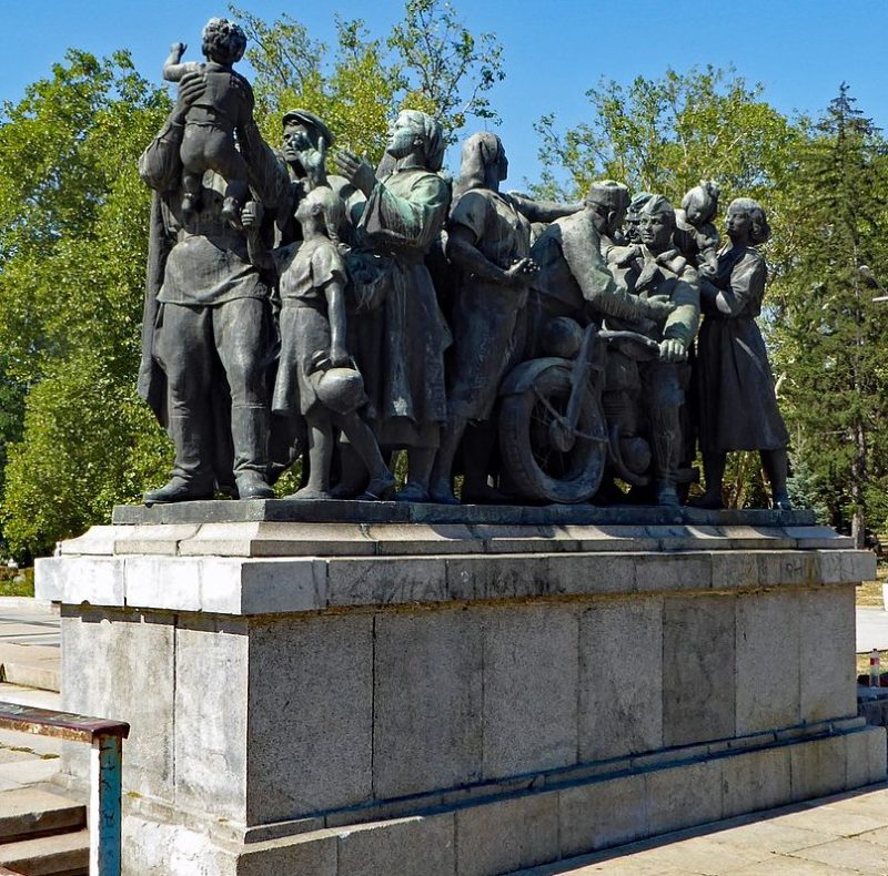 г. София. Памятник Советской армии (частично демонтированный).