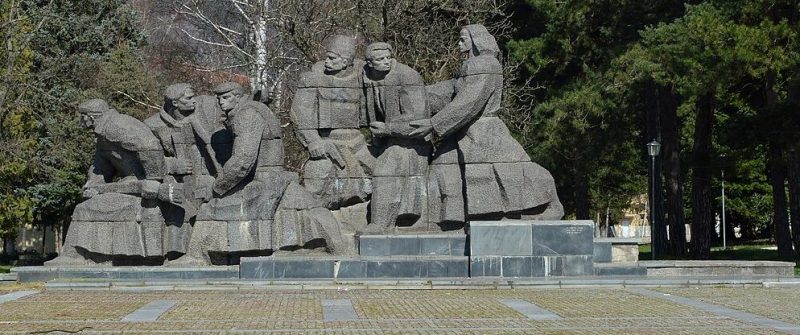 с. Трудовец. Памятник партизанам.