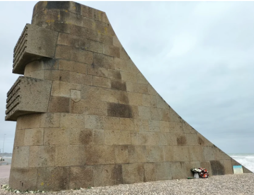 Мемориал «Отважные» на месте высадки десанта.