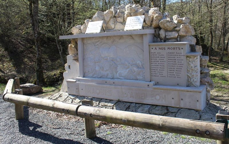 г. Амблеон. Памятник Маки.