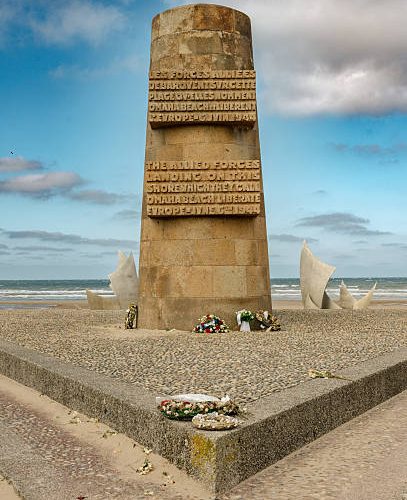 Мемориал «Отважные» на месте высадки десанта.