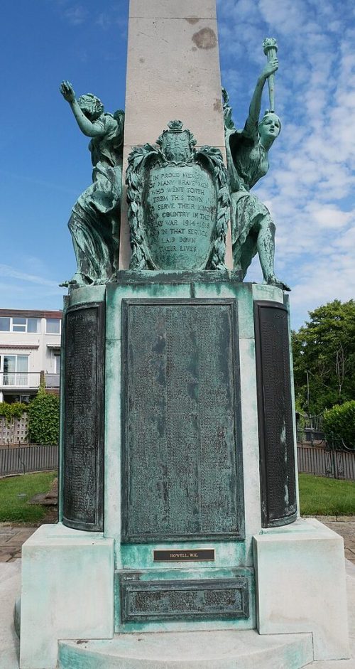 г. Лондон. Военный мемориал в Бромли, посвящен павшим в Первой и Второй мировых войнах.