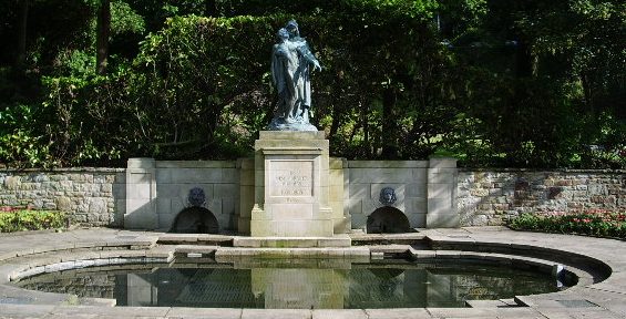 г. Блэкберн. Военный мемориал. 