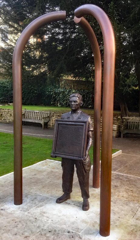 с. Гилфорд. Военные мемориалы. 