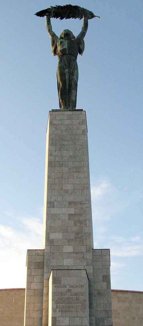 г. Будапешт. Мемориал Победы СССР над Германией, переделанный и переименованный в статую Свободы.