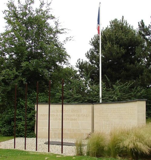 Памятник расстрелянным в тюрьме Кана.