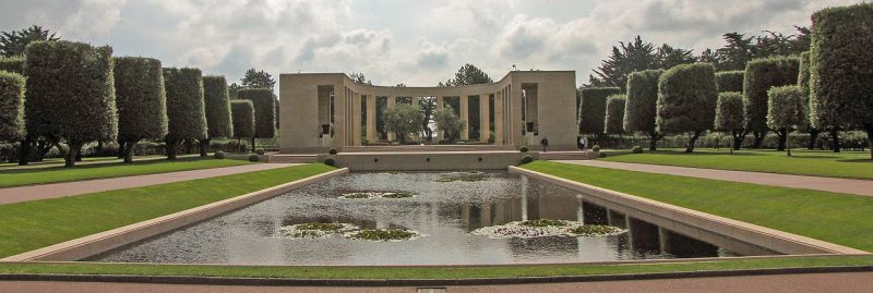 Ротонда на мемориале.