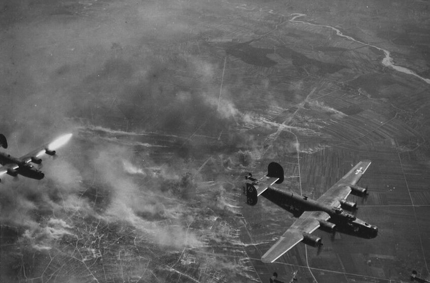 Бомбардировщики B-24 над Плоешти. 1 августа 1943 г.