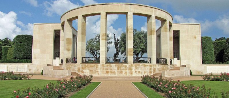 Ротонда на мемориале.