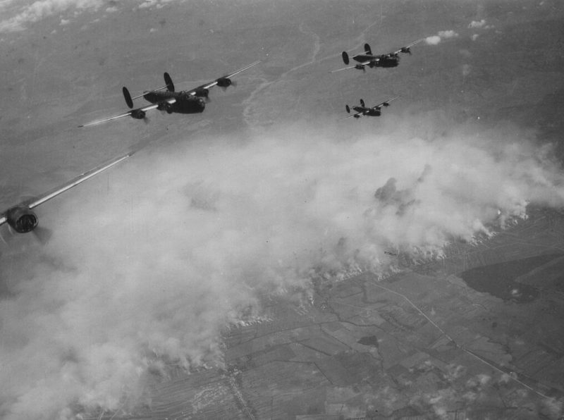 Бомбардировщики B-24 над Плоешти. 1 августа 1943 г.